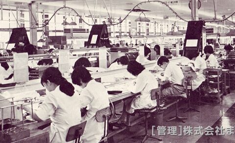 弱電メーカーのラジオ製造工程