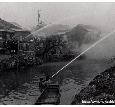 S30～40年代_消防・病院・水道2寝屋川での放水、消防団、その他26